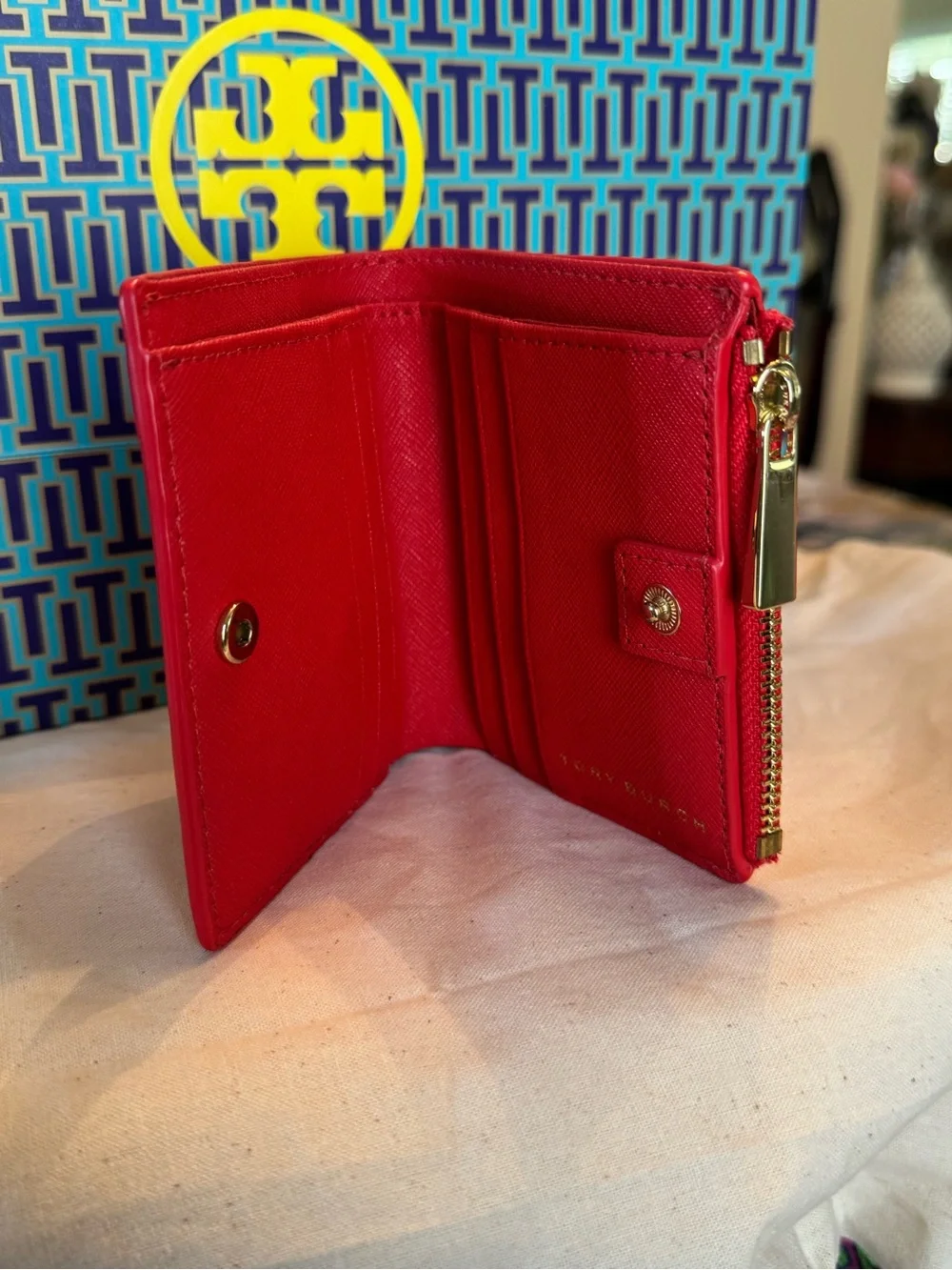 Tory Burch Poppy Crossbody Bag with Chain Strap and matching billfold/wallet